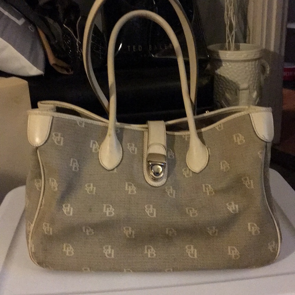 Authentic Dooney & Bourke tote in gray/white